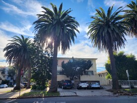 1025 Idaho Ave in Santa Monica, CA - Building Photo