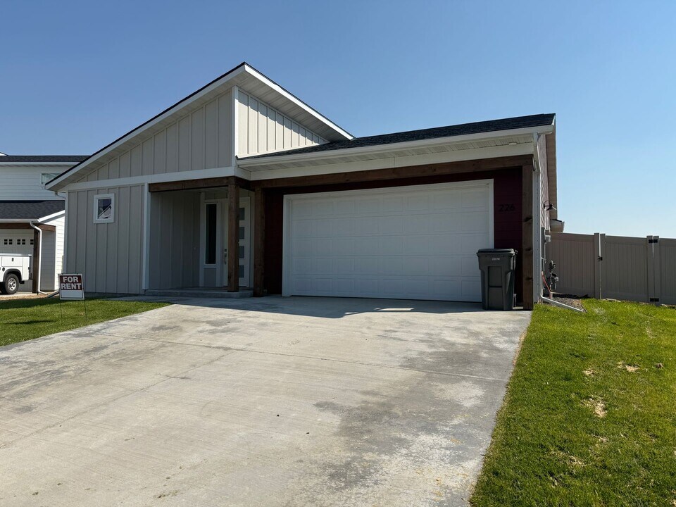 226 Kinross Ct in East Helena, MT - Building Photo