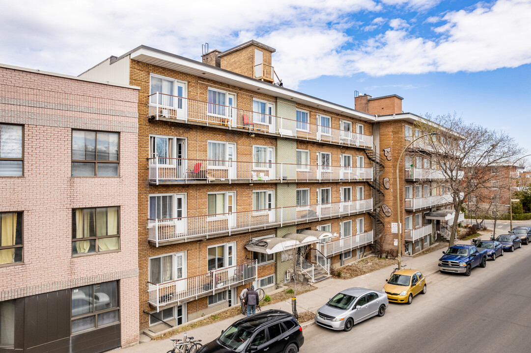 3955 Bélanger in Montréal, QC - Building Photo