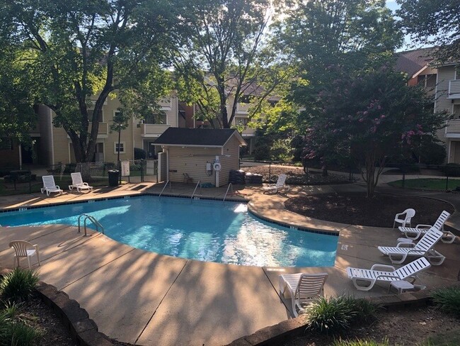 2601 Duncan Chapel Rd, Unit J302 in Greenville, SC - Building Photo - Building Photo