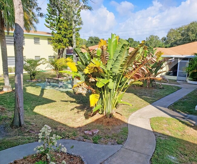 property at 5614 Gulfport Blvd S