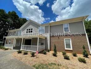 1398 Chestnut Plains Ct in Winston-Salem, NC - Building Photo - Building Photo