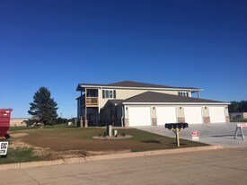 2003 Zimmer Dr, Unit D in Manitowoc, WI - Building Photo