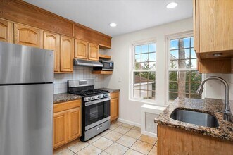 405 7th Ave in Pelham, NY - Building Photo - Building Photo
