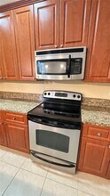 6543 Hidden Cove Dr in Davie, FL - Building Photo - Building Photo