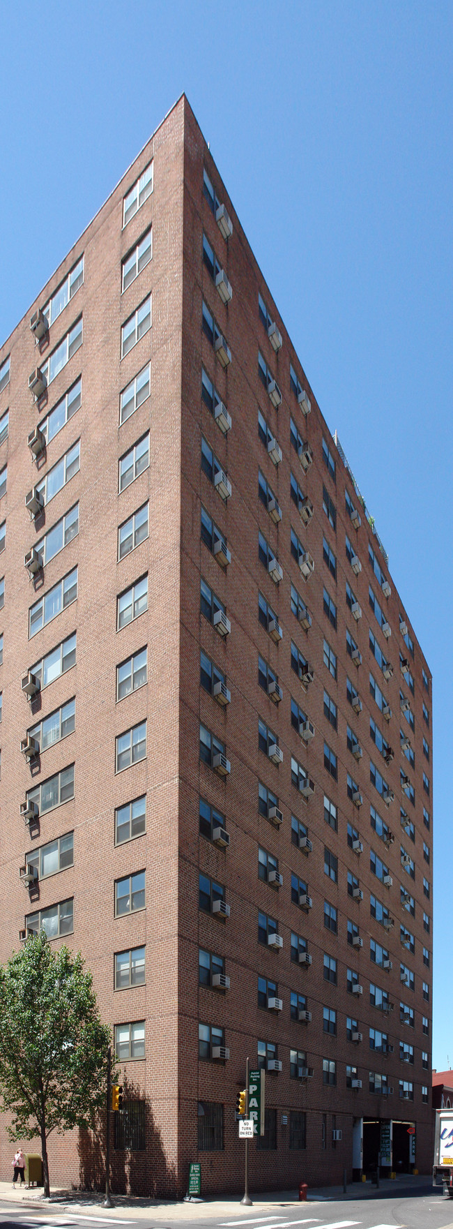 Riverwest Condominiums in Philadelphia, PA - Foto de edificio - Building Photo