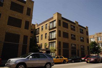 Foster-Winthrop Condominium in Chicago, IL - Building Photo - Building Photo