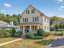 39R Twitchell St in Wellesley, MA - Building Photo
