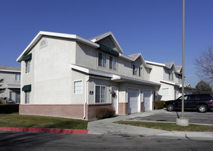 Avion Townhomes in West Jordan, UT - Foto de edificio - Building Photo