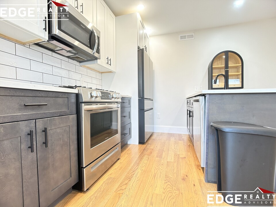 148 Princeton St, Unit 3 in Boston, MA - Building Photo