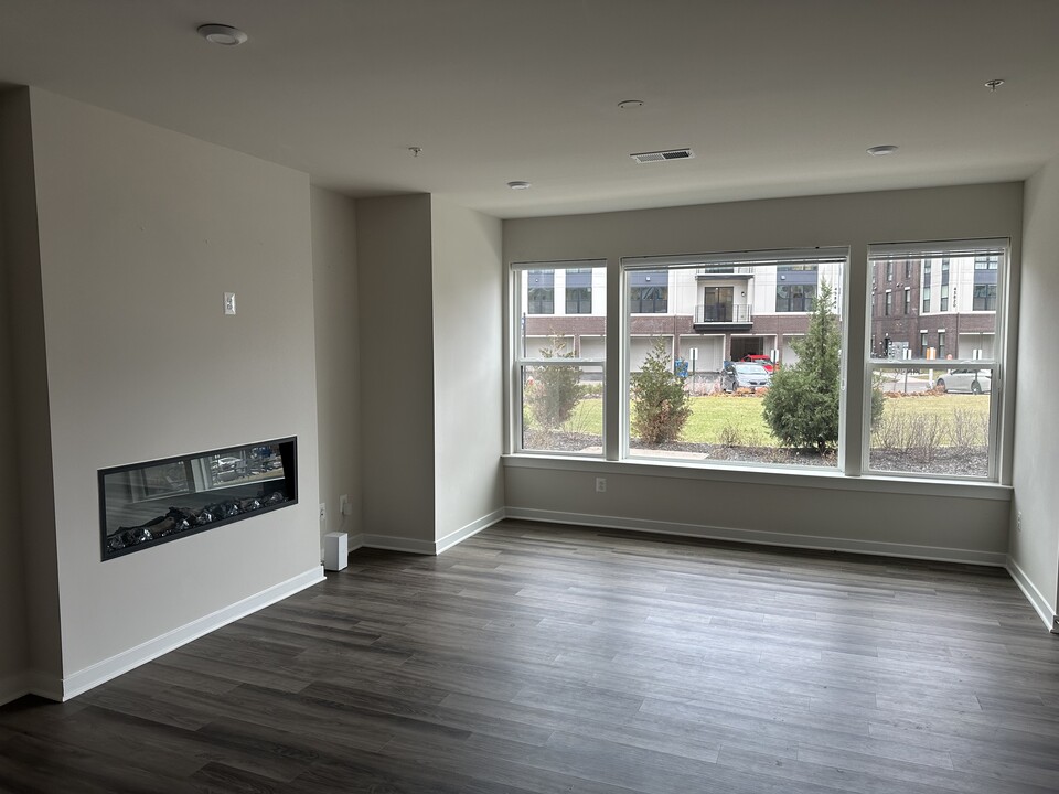 43732 Transit Sq in Ashburn, VA - Building Photo