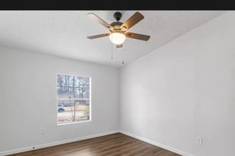 302 Woodridge Dr in Locust Grove, GA - Building Photo - Building Photo