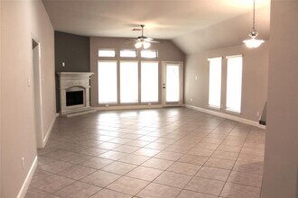 2912 Silhouette Bay Dr in Pearland, TX - Building Photo - Building Photo