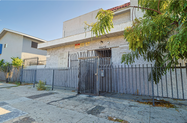 4606 S Vermont Ave in Los Angeles, CA - Building Photo - Building Photo