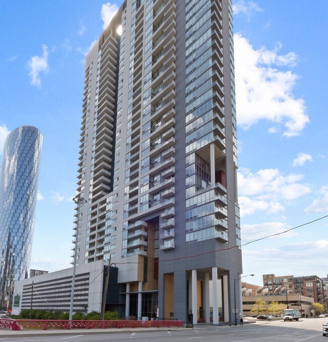 property at 737 W Washington Blvd