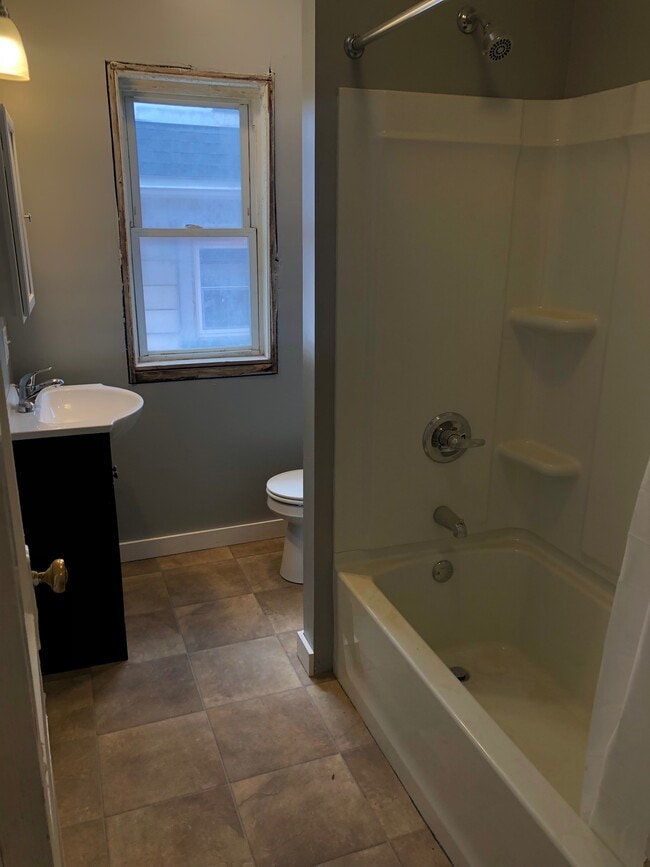 1134 Plymouth Ave S in Rochester, NY - Foto de edificio - Building Photo