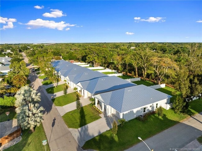 1014 SW 35th St in Palm City, FL - Foto de edificio - Building Photo
