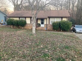 3318 Autumn Ridge Dr in Charlotte, NC - Building Photo