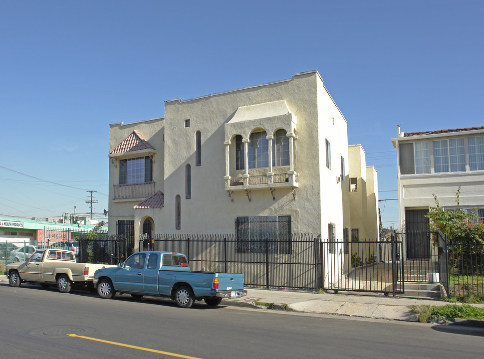 1316 S Bronson Ave in Los Angeles, CA - Building Photo