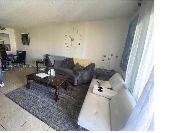 911 NE 209th Terrace in North Miami Beach, FL - Building Photo - Building Photo