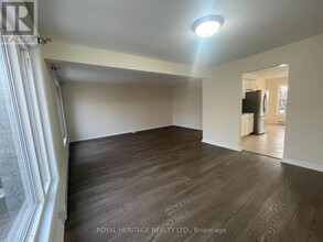 1402 Everton St in Pickering, ON - Building Photo - Building Photo