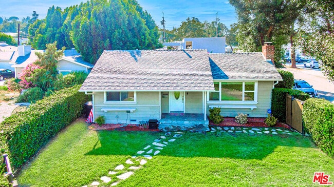 5353 Don Pio Dr in Los Angeles, CA - Building Photo - Building Photo