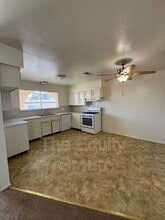 1320 W Vassar Ave in Visalia, CA - Building Photo - Building Photo