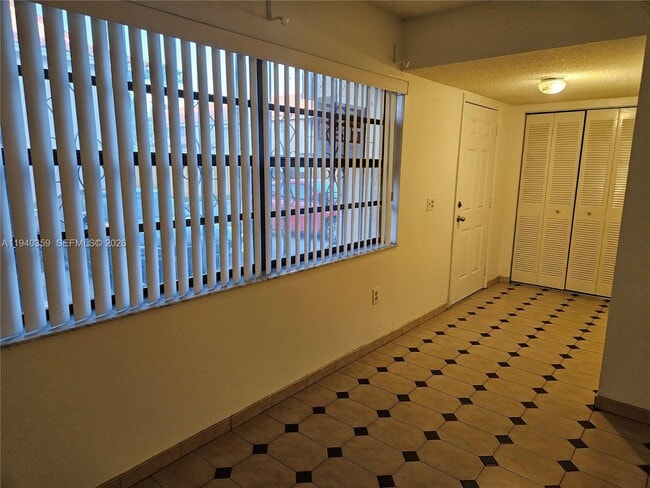 510 NW 109th Ave in Miami, FL - Building Photo - Building Photo