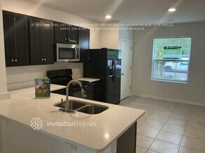 9037 Alba Ln in Kissimmee, FL - Foto de edificio - Building Photo