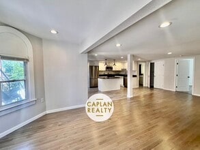 171 Olive St, Unit 2 in New Haven, CT - Building Photo - Building Photo