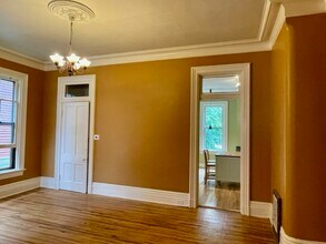 2618 Moorman Ave, Unit 1 in Cincinnati, OH - Building Photo - Building Photo
