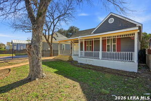 202 Helena St in San Antonio, TX - Building Photo - Building Photo