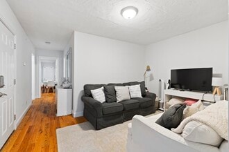 442 W Fourth St in Boston, MA - Building Photo - Building Photo