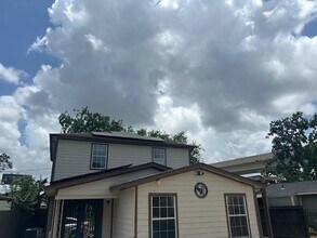 6606 Northwestern St in Houston, TX - Foto de edificio - Building Photo
