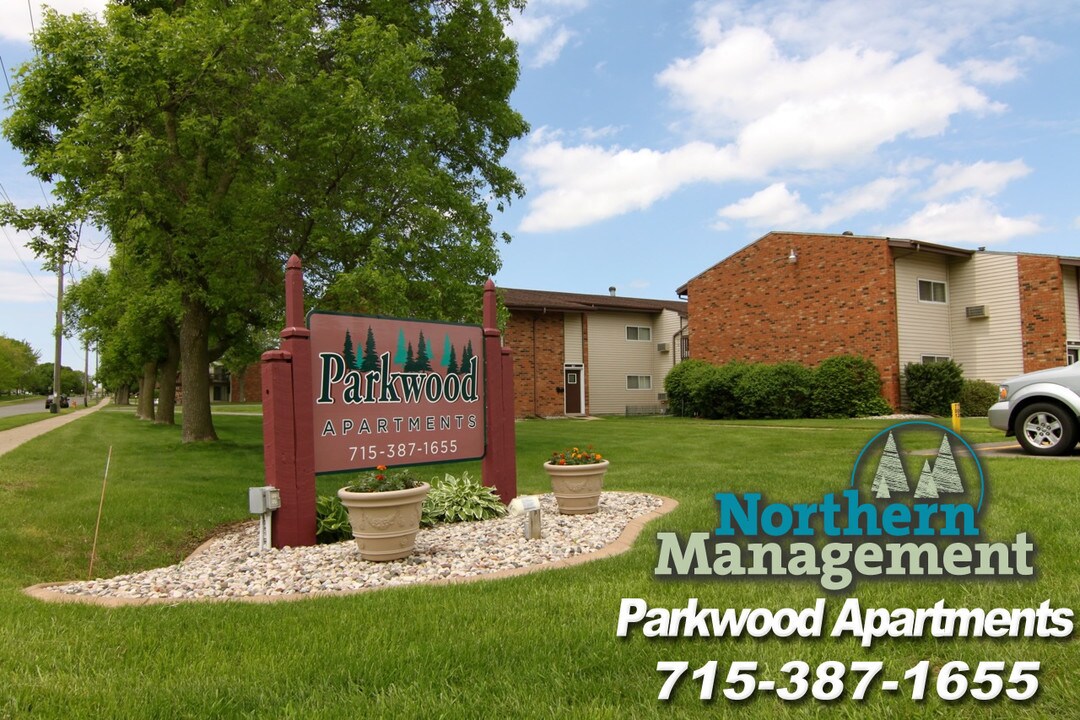Parkwood in Marshfield, WI - Foto de edificio