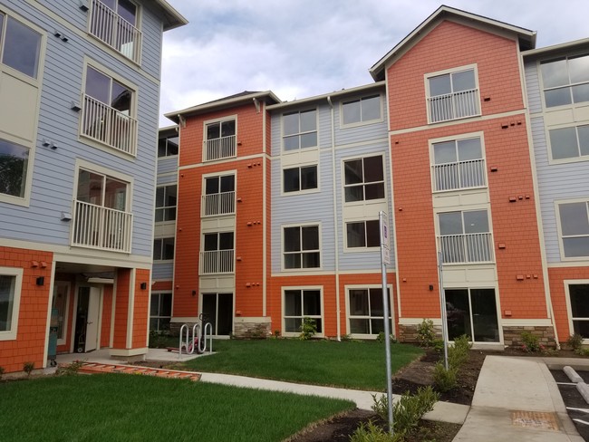 Blanton Commons Apartments in Beaverton, OR