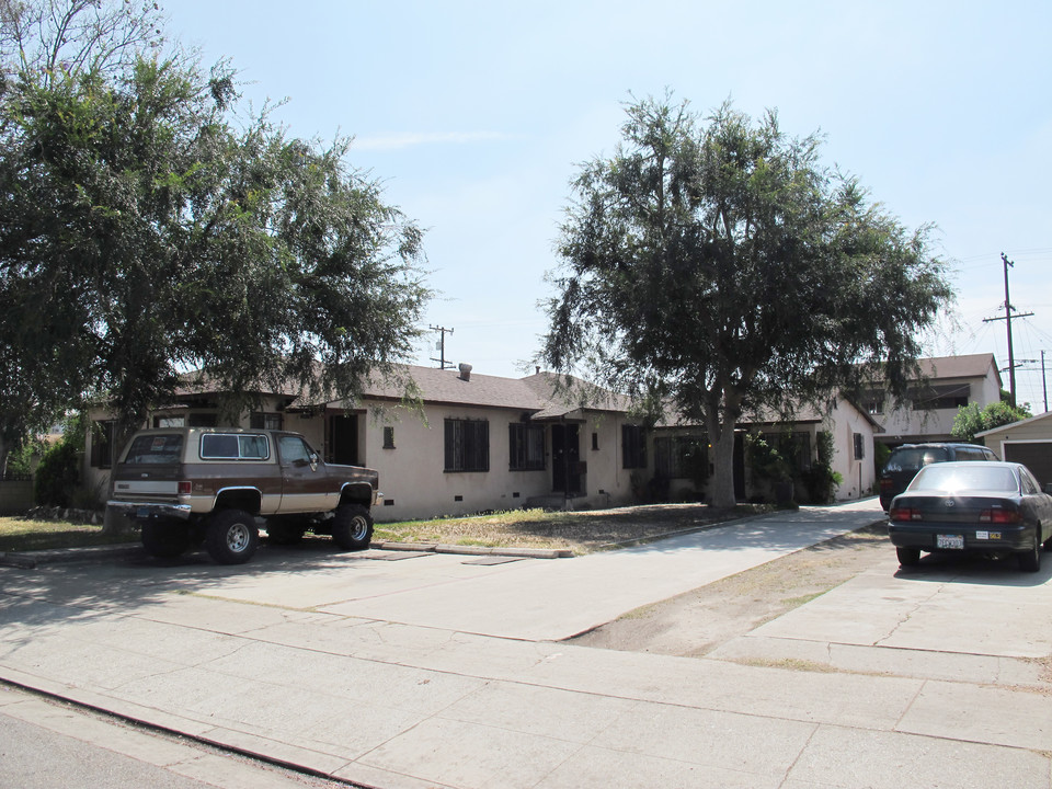 6628 Jaboneria Rd in Bell Gardens, CA - Foto de edificio