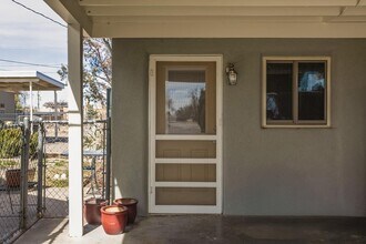 501 El Paraiso Rd NW in Los Ranchos de Albuquerque, NM - Building Photo - Building Photo