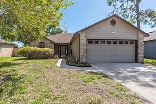 3317 Cancun Dr E in Jacksonville, FL - Building Photo