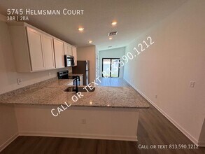 5745 Helmsman Ct in Tampa, FL - Building Photo - Building Photo