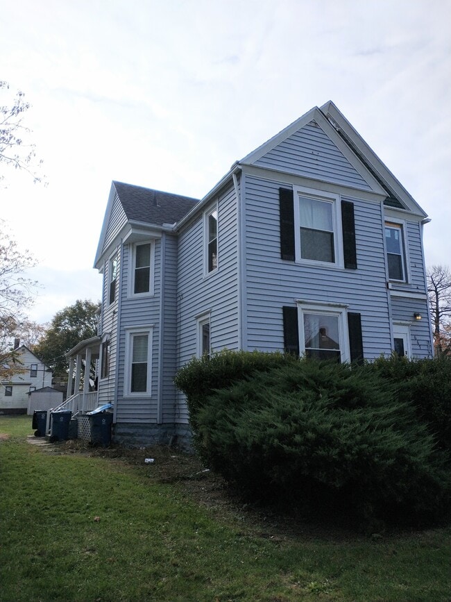 667 W 9th St Rentals in Lorain, OH