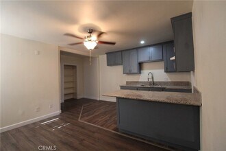 7024 Middleton St, Unit B in Huntington Park, CA - Building Photo - Building Photo