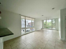 422 68th St in Guttenberg, NJ - Building Photo