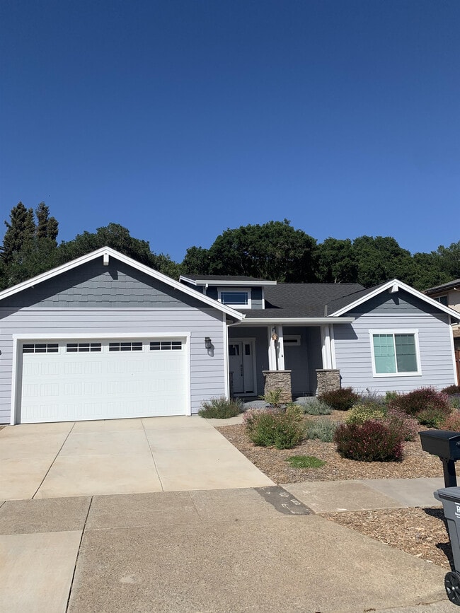 3626 Aaron Dr in Santa Rosa, CA - Building Photo - Building Photo
