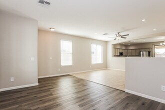 40994 N Vine Ave in San Tan Valley, AZ - Building Photo - Building Photo