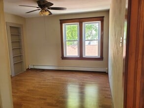 314 S Hubbard St, Unit 314.5upper in Horicon, WI - Building Photo - Building Photo