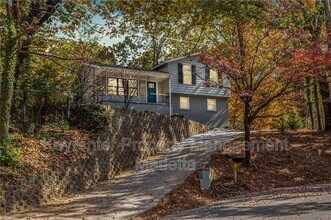 1056 Azalea Cir NE in Marietta, GA - Building Photo - Building Photo