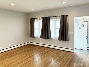 34 Wall St in Metuchen, NJ - Building Photo - Building Photo