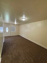 705 E 52nd Pl in Los Angeles, CA - Building Photo - Building Photo