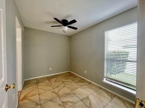 8719 Village of Fondren in Houston, TX - Foto de edificio - Building Photo